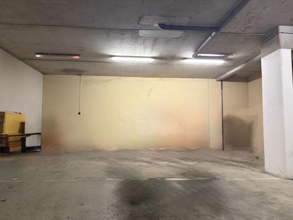 NOISY-LE-SEC ULTRA-CENTRE (1 MN RER E & T1) ? Plateau 162 m² + 7 Parkings de Plein Pied (Locaux Pro ou Habitation) PMR