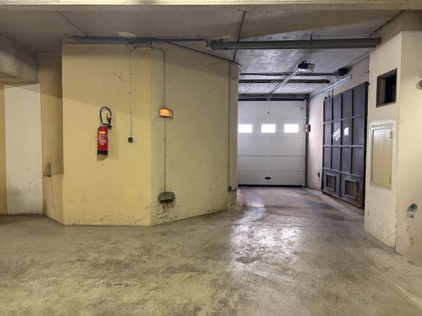 NOISY-LE-SEC ULTRA-CENTRE (1 MN RER E & T1) ? Plateau 162 m² + 7 Parkings de Plein Pied (Locaux Pro ou Habitation) PMR