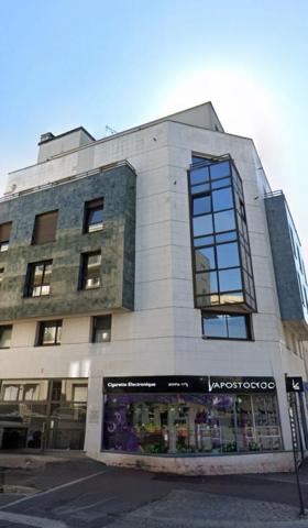 NOISY-LE-SEC ULTRA-CENTRE (1 MN RER E & T1) ? Plateau 162 m² + 7 Parkings de Plein Pied (Locaux Pro ou Habitation) PMR