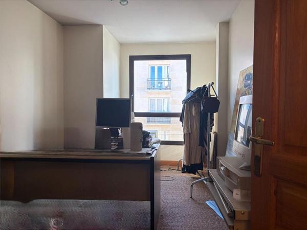 NOISY-LE-SEC ULTRA-CENTRE (1 MN RER E & T1) ? Plateau 162 m² + 7 Parkings de Plein Pied (Locaux Pro ou Habitation) PMR