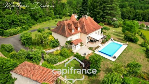 Maison de caractère 225 m² au sol avec piscine et vue campagne - À 5 minutes de Périgueux, Dordogne