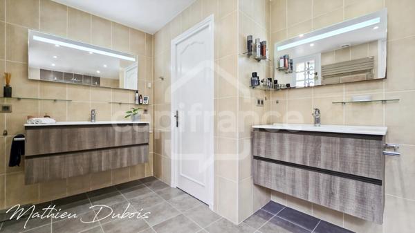 Maison de caractère 225 m² au sol avec piscine et vue campagne - À 5 minutes de Périgueux, Dordogne