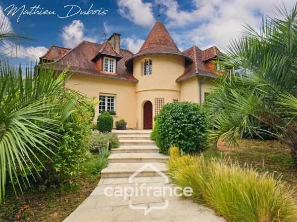 Maison de caractère 225 m² au sol avec piscine et vue campagne - À 5 minutes de Périgueux, Dordogne