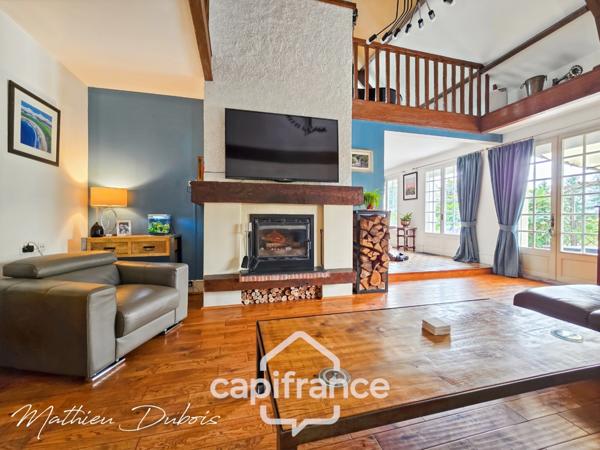 Maison de caractère 225 m² au sol avec piscine et vue campagne - À 5 minutes de Périgueux, Dordogne