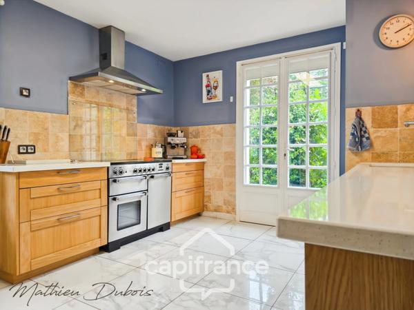 Maison de caractère 225 m² au sol avec piscine et vue campagne - À 5 minutes de Périgueux, Dordogne