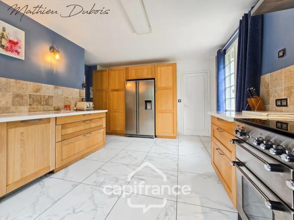 Maison de caractère 225 m² au sol avec piscine et vue campagne - À 5 minutes de Périgueux, Dordogne