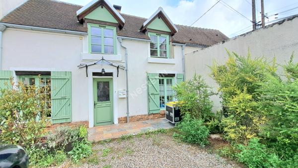 Maison de charme en plein coeur de Coye la Foret une maison totalement renovee cle en main !