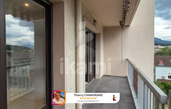 Appartement lumineux avec vue dégagée sur la Dent du Chat   4 pièces   69 m2   4ème étage avec ascenseur