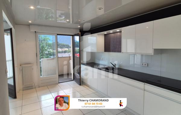 Appartement lumineux avec vue dégagée sur la Dent du Chat   4 pièces   69 m2   4ème étage avec ascenseur