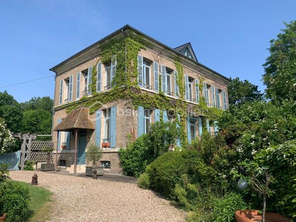 Visite vidéo disponible sur
- ma chaîne YT : Grégory Talbot IMMOBILIER (playlist : Visites filmées)
- FB : Grégory Talbot Immobilier (album : Visites vidéo)
- et sur mon IG : L'immobilier en Normandie (onglet : Réels)

Sur la commune de Saint-Pierre-lès-Elbeuf 76320, centre-ville, 
Dans une petite copropriété pleine de charme, coup de coeur assuré, 

Installez-vous dans cet appartement T4 au 2ème et dernier étage sans travaux à prévoir. 
90m2 CARREZ / 120m2 au sol 

Vous achèterez 5 lots : 
- l'appartement T4
- une cave
- une place de parking en extérieur
- un garage
- une remise

Vous aurez la jouissance privative d'un jardin d'environ 300m2, en plus de pouvoir profiter du grand parc arboré de la résidence. 

Concernant l'appartement, 2ème et dernier étage, lumineux, vous y trouverez une grande pièce de vie sur cuisine aménagée, deux chambres dont une avec dressing et salle de bain, un bureau, un wc, une salle de douche. 
Le séjour donne sur une terrasse avec vue dégagée. 

Les + : chaudière à condensation récente, DPE D, tableau électrique ok, pas d'amiante... 

Le parc arboré et paysagé de la résidence vous offrira des moments de détente, notamment autour du bassin. 
S'y trouve également un parking visiteur pour vos convives. 
Résidence sécurisée, clos de murs, avec accès par portail motorisé. 

Côté copropriété : bénévole, très faibles charges de copropriété (environ 35€/mois). 

Vous trouverez des photos de l'appartement vide actuellement mais également des photos d'avant, quand il était meublé. 

Coup de coeur assuré : ne tardez pas !