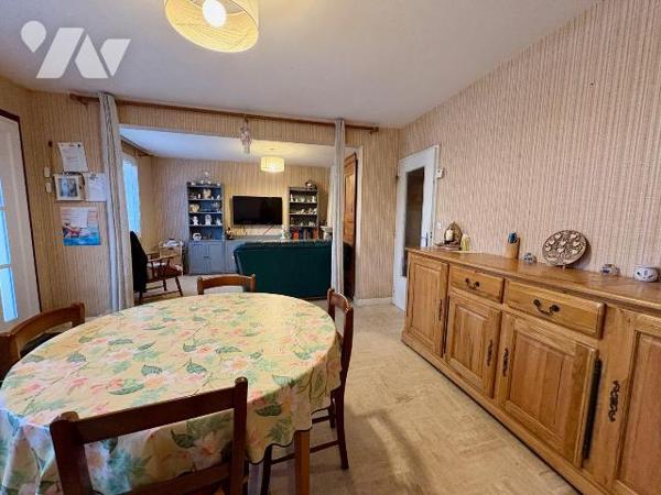 À Salbris (41) découvrez une maison pensée pour offrir confort et économies d'énergie grâce à u...