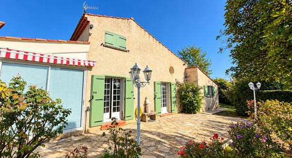 VILLA TYPE 7 LUMINEUSE AVEC PISCINE DEPENDANCE JARDIN ATELIER AU CALME VILLENEUVE
