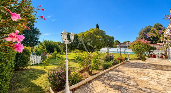 VILLA TYPE 7 LUMINEUSE AVEC PISCINE DEPENDANCE JARDIN ATELIER AU CALME VILLENEUVE