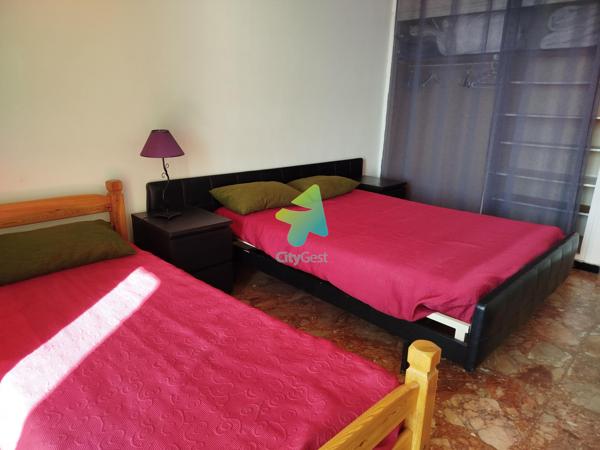 APPARTEMENT T2 MEUBLE AVEC PARKING ET CELLIER