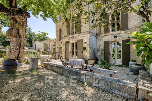 Manosque- Demeure bourgeoise d'environ 155 m2 rénovée sur 1939 m2 dont 1000m2 détachable et construc