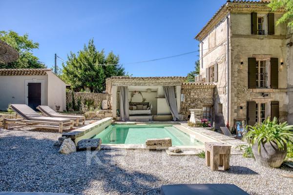 Manosque- Demeure bourgeoise d'environ 155 m2 rénovée sur 1939 m2 dont 1000m2 détachable et construc