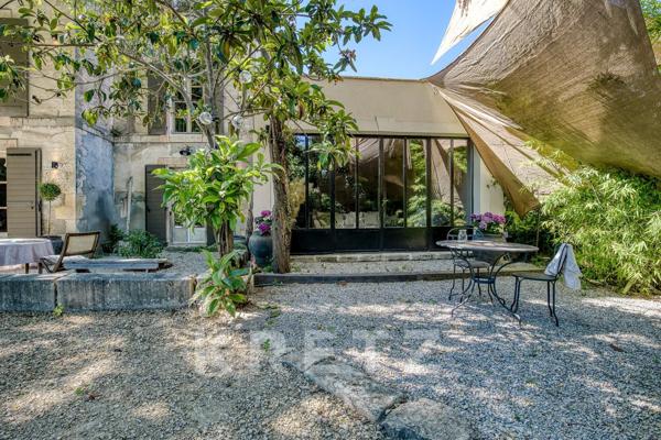 Manosque- Demeure bourgeoise d'environ 155 m2 rénovée sur 1939 m2 dont 1000m2 détachable et construc