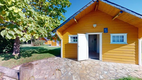 GITES + CHALETS 56 personnes. AVEC PISCINE CHAUFFÉE