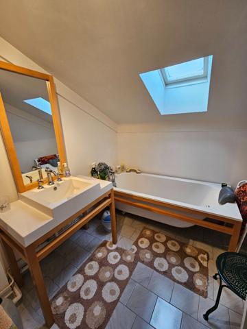 AXE LA FLECHE/DURTAL MAGNIFIQUE MAISON d'architecte -170m² hab - TERRAIN d'environ 8000M² - ENVIRONNEENT PAISIBLE ET BOISE