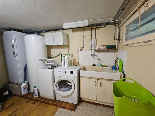 AXE LA FLECHE/DURTAL MAGNIFIQUE MAISON d'architecte -170m² hab - TERRAIN d'environ 8000M² - ENVIRONNEENT PAISIBLE ET BOISE