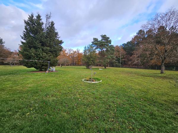 AXE LA FLECHE/DURTAL MAGNIFIQUE MAISON d'architecte -170m² hab - TERRAIN d'environ 8000M² - ENVIRONNEENT PAISIBLE ET BOISE