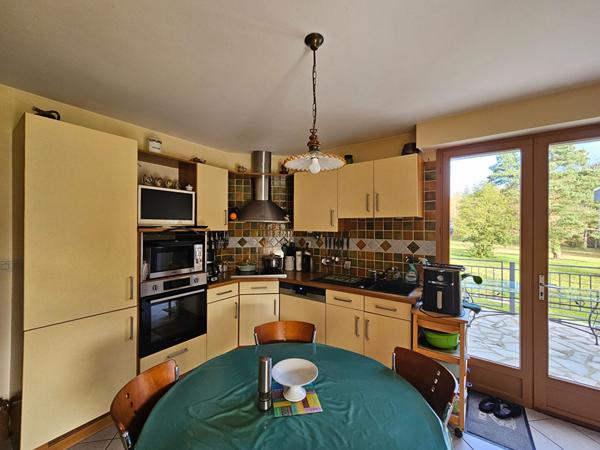 AXE LA FLECHE/DURTAL MAGNIFIQUE MAISON d'architecte -170m² hab - TERRAIN d'environ 8000M² - ENVIRONNEENT PAISIBLE ET BOISE