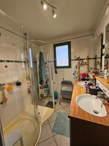 AXE LA FLECHE/DURTAL MAGNIFIQUE MAISON d'architecte -170m² hab - TERRAIN d'environ 8000M² - ENVIRONNEENT PAISIBLE ET BOISE