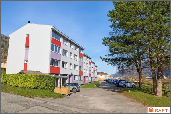 T1 bis rénové - immeuble isolé - vue montagne