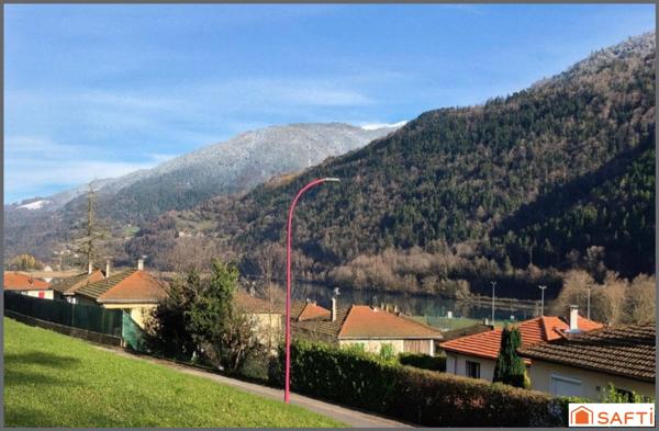 T1 bis rénové - immeuble isolé - vue montagne