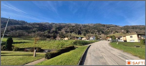 T1 bis rénové - immeuble isolé - vue montagne