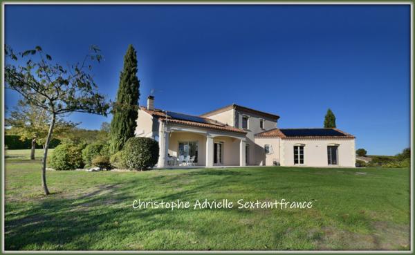 Belle contemporaine, 4 chambres, 2 salles d'eau, double garage, piscine sur 5118 M2