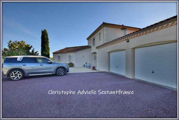 Belle contemporaine, 4 chambres, 2 salles d'eau, double garage, piscine sur 5118 M2