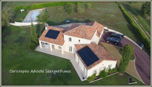 Belle contemporaine, 4 chambres, 2 salles d'eau, double garage, piscine sur 5118 M2