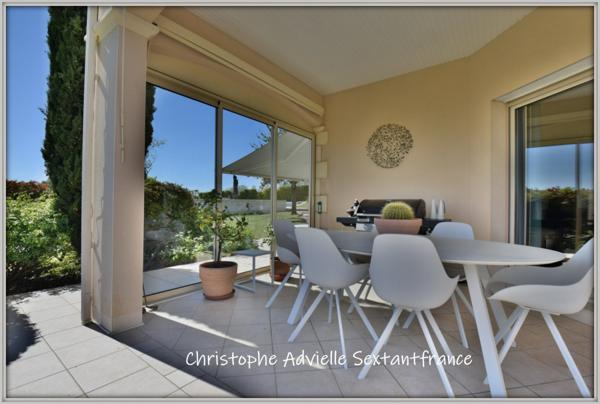 Belle contemporaine, 4 chambres, 2 salles d'eau, double garage, piscine sur 5118 M2
