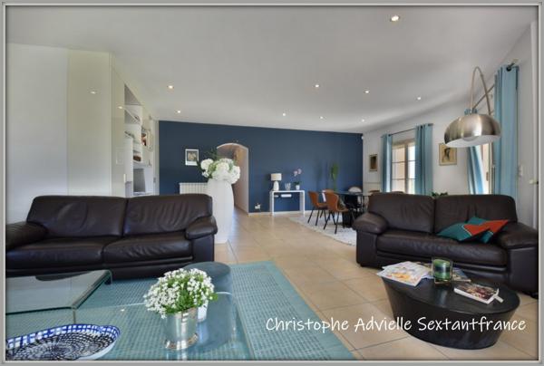 Belle contemporaine, 4 chambres, 2 salles d'eau, double garage, piscine sur 5118 M2