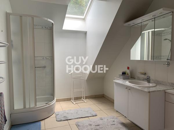 MAISON À VENDRE DE 8 PIÈCES DE 215,00 M²