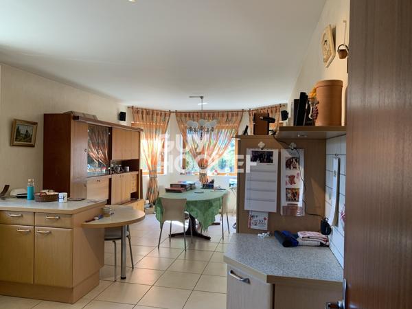 MAISON À VENDRE DE 8 PIÈCES DE 215,00 M²