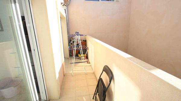Fabrègues (34690) T4 de 90 M² dans maison de village au deuxième et dernier étage avec terrasse.