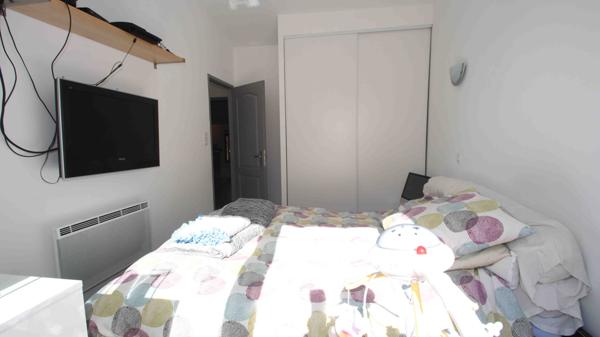 Fabrègues (34690) T4 de 90 M² dans maison de village au deuxième et dernier étage avec terrasse.