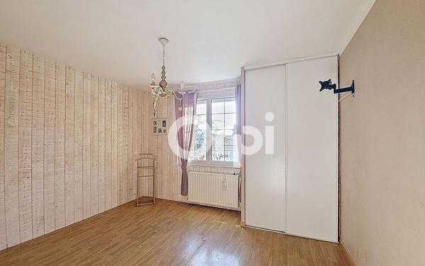 Maison à vendre    5 pièces •  Réau
