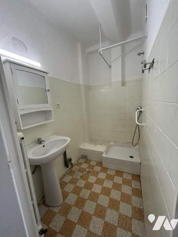 Appartement T3  1er étage Stationnement LIBRE