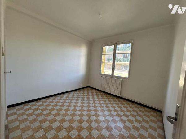 Appartement T3  1er étage Stationnement LIBRE