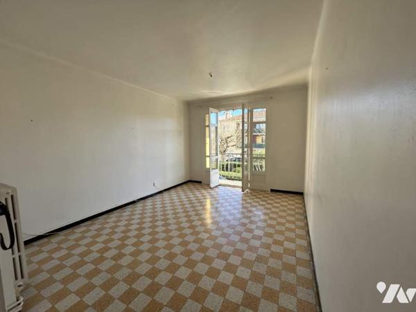 Appartement T3  1er étage Stationnement LIBRE