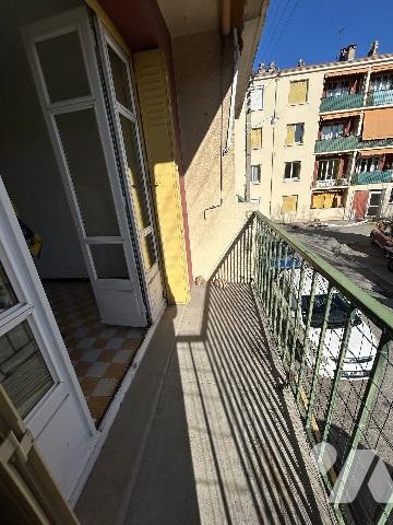 Appartement T3  1er étage Stationnement LIBRE