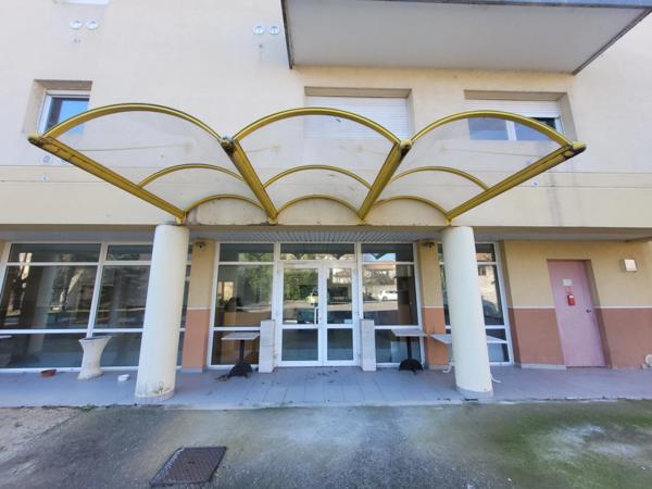 Dpt Gard (30), ALES à vendre idéal investisseur, local professionnel 434m² environ;