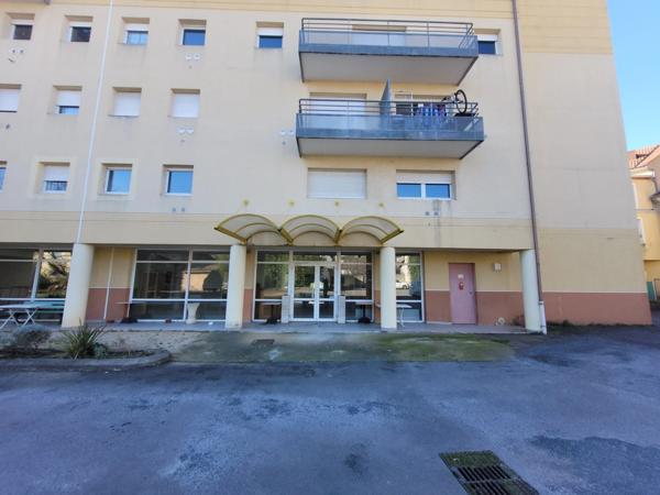 Dpt Gard (30), ALES à vendre idéal investisseur, local professionnel 434m² environ;