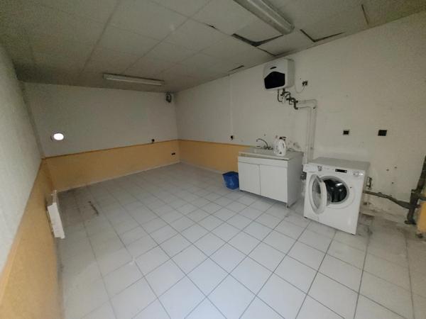 Dpt Gard (30), ALES à vendre idéal investisseur, local professionnel 434m² environ;