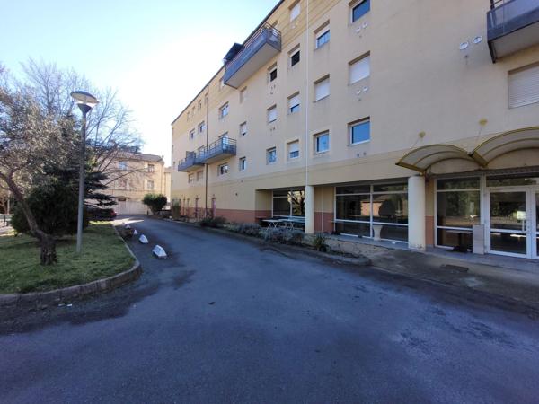 Dpt Gard (30), ALES à vendre idéal investisseur, local professionnel 434m² environ;