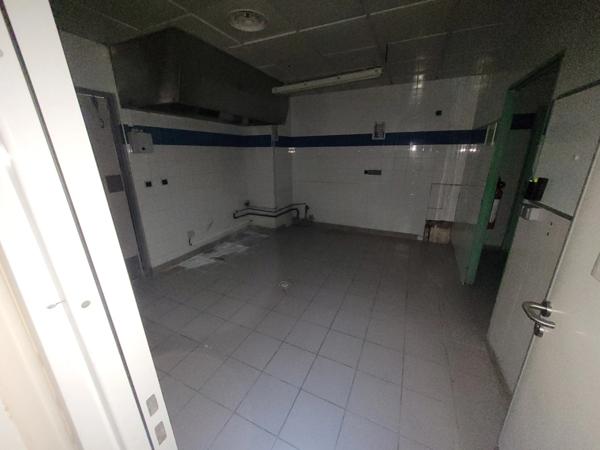 Dpt Gard (30), ALES à vendre idéal investisseur, local professionnel 434m² environ;