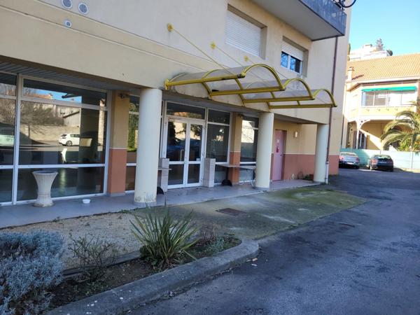 Dpt Gard (30), ALES à vendre idéal investisseur, local professionnel 434m² environ;